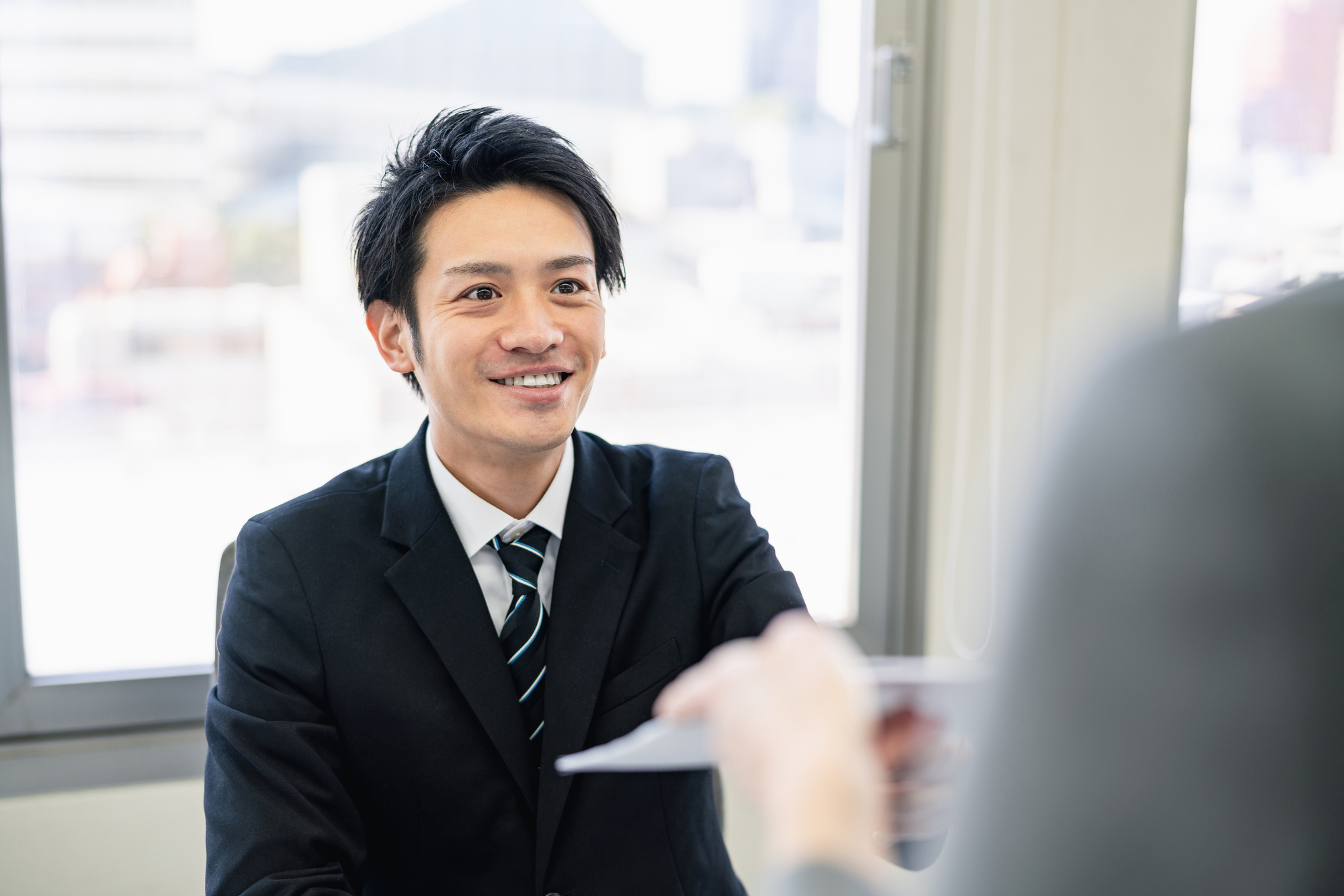 週払いの給与の受け取り方法は?