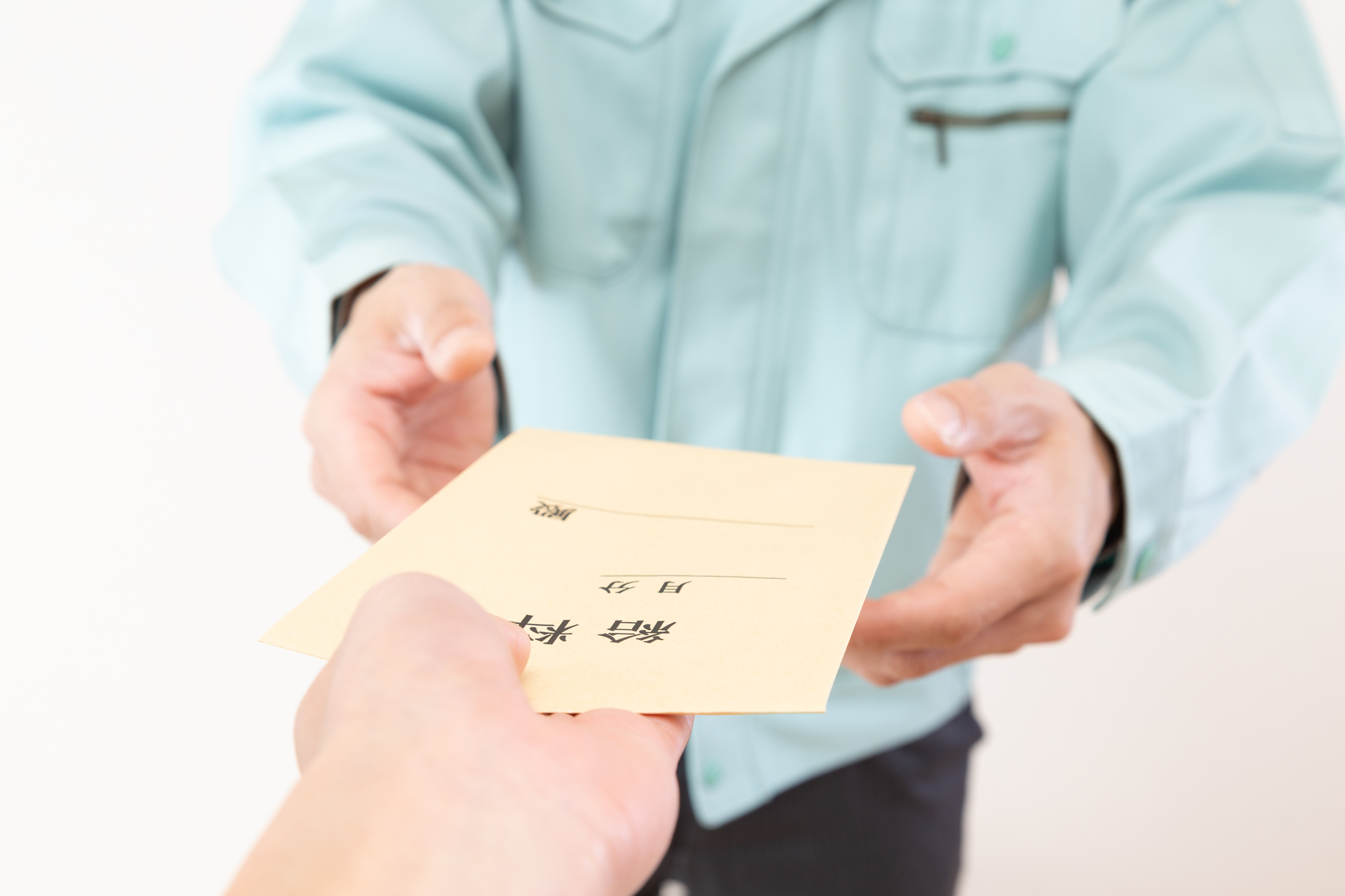 週払いの場合、給与を受け取るタイミングはいつになる?