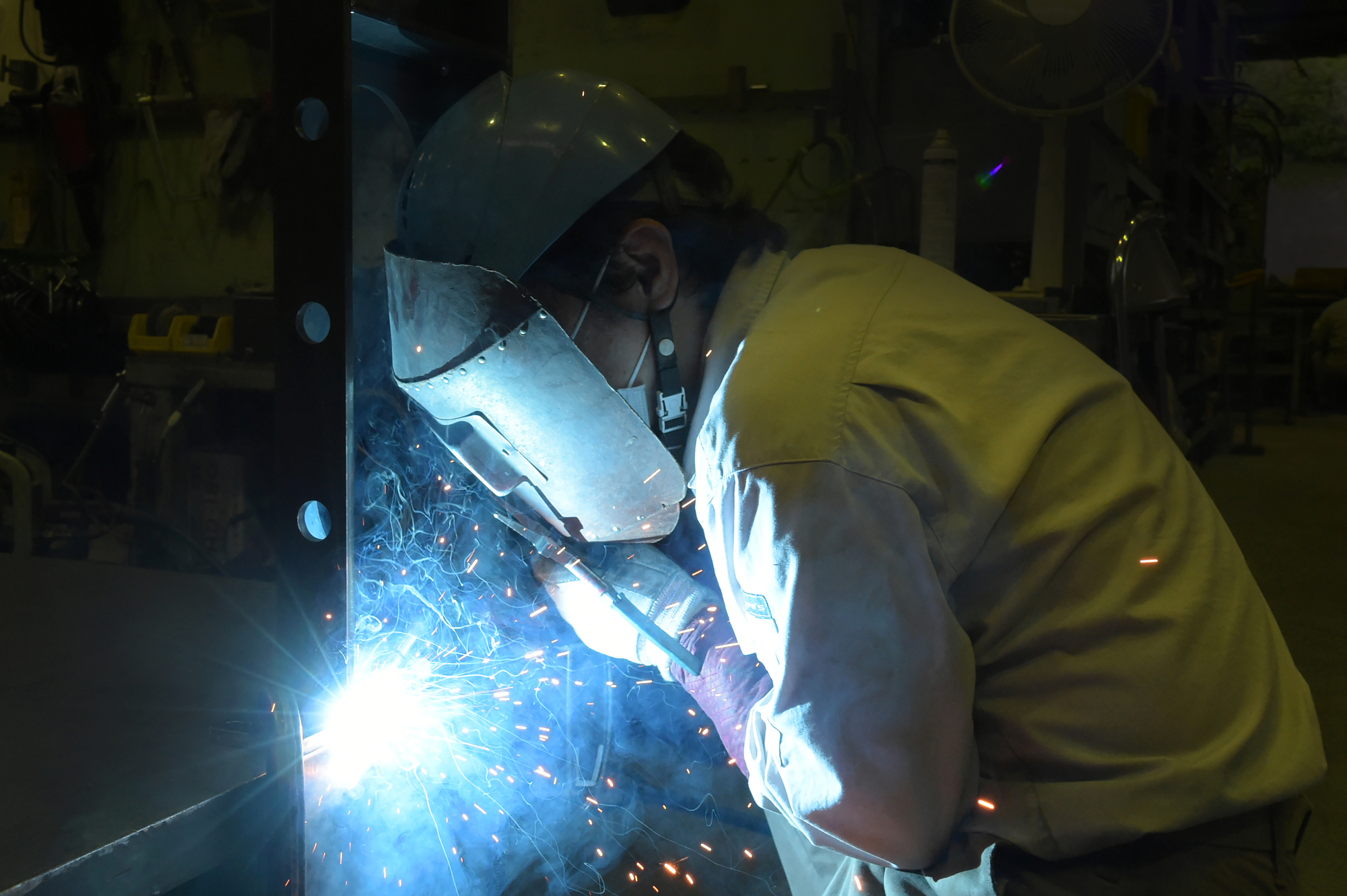 アーク溶接作業者になるには？資格取得から将来性まで解説